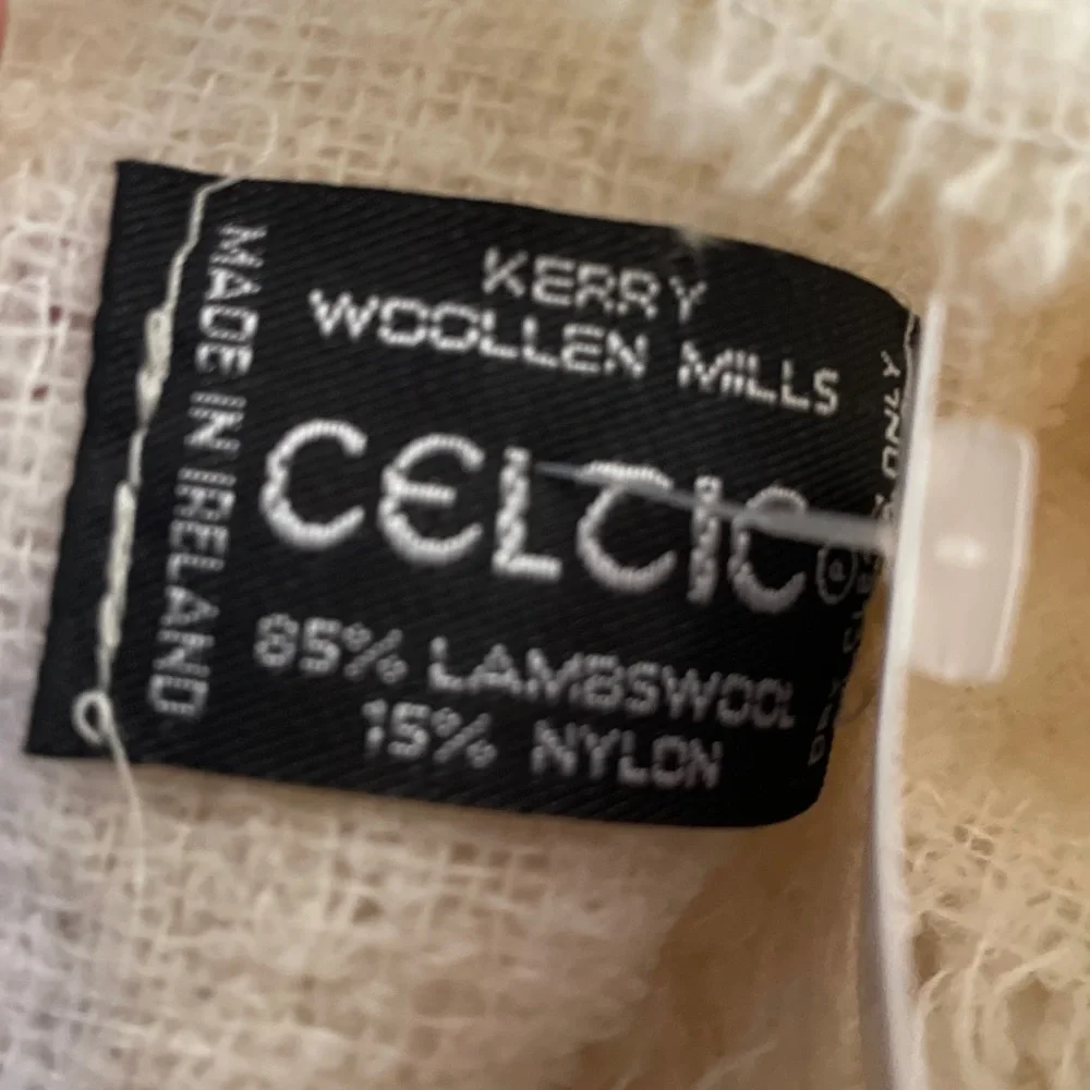 Celtic Irish Lambswool blend Ivory Scarf NWT